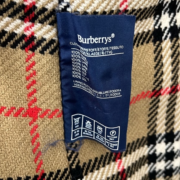 Men’s Burberry double lined trench coat Size L button closure. Pre owned - Picture 11 of 12